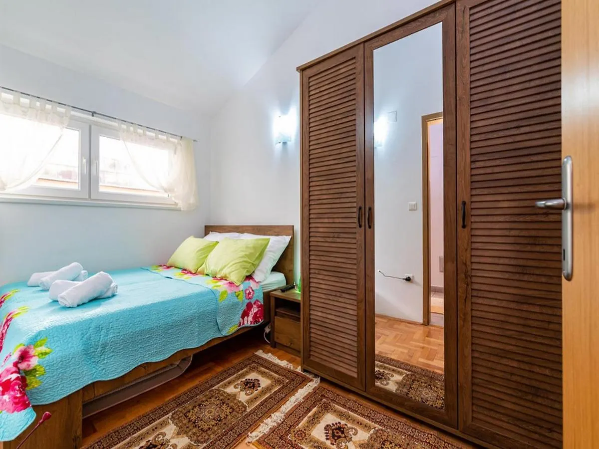 Apartment Irena 珀塞达耶
