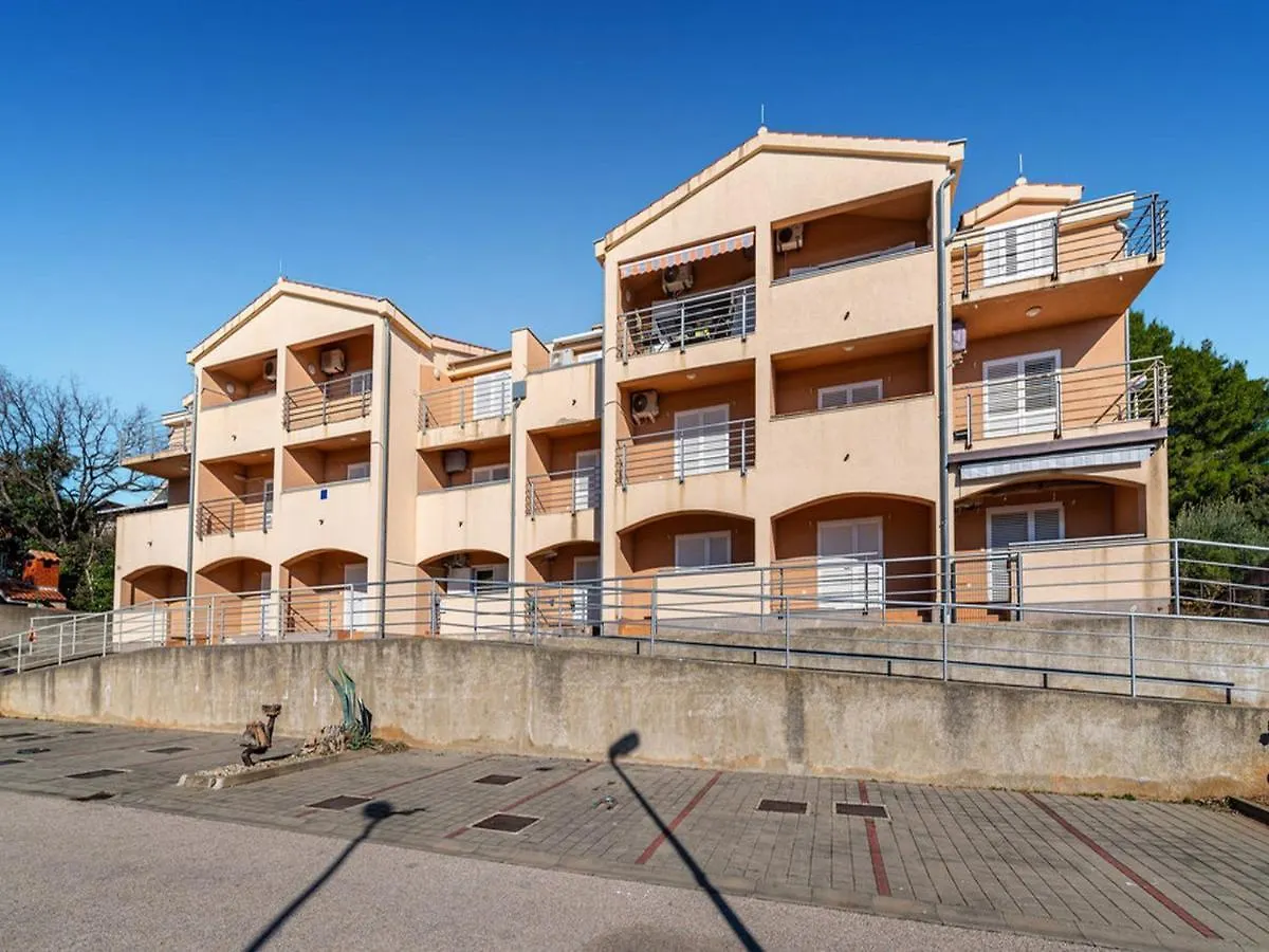 Apartment Irena 珀塞达耶
