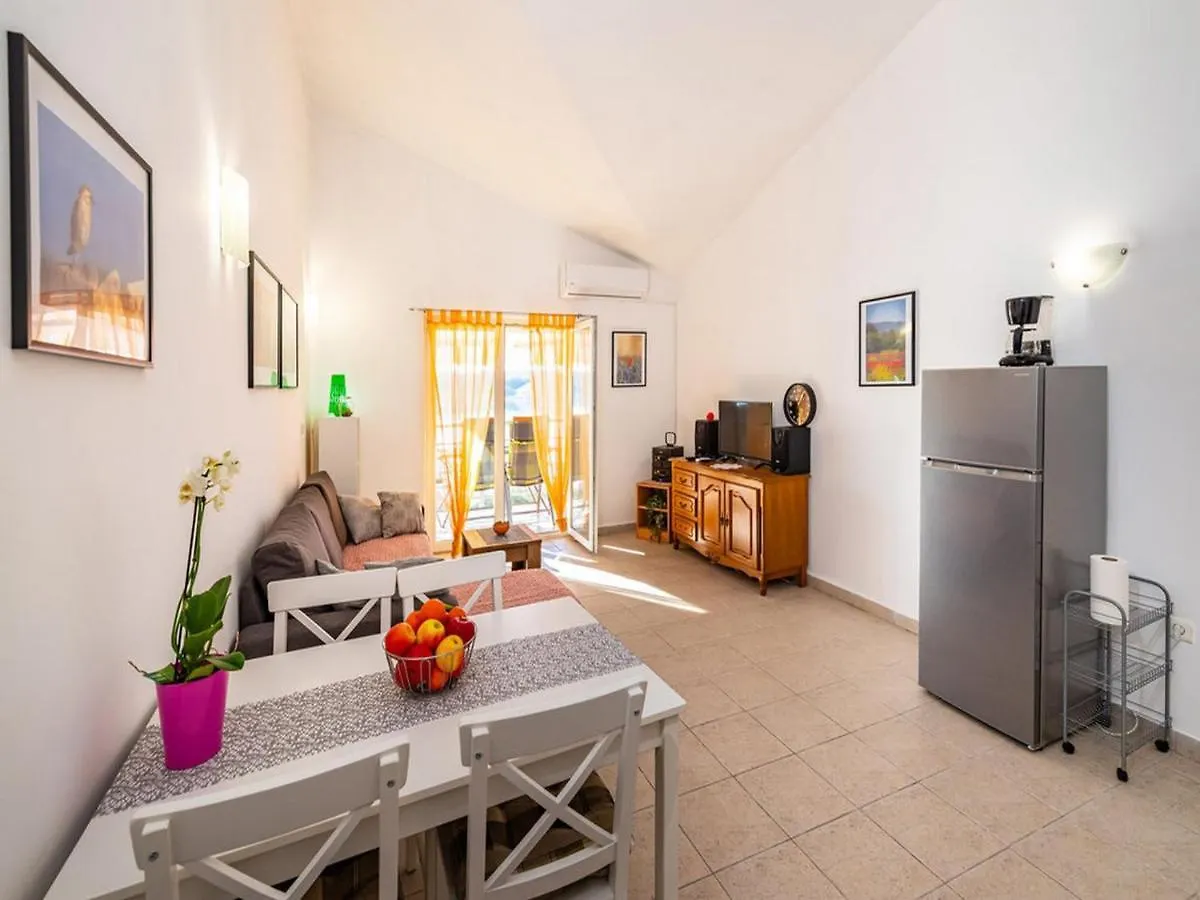 Apartment Irena 珀塞达耶